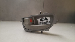 MAÇANETA INTERNA ESQUERDA TOYOTA COROLLA 2015 A 2019 (2)