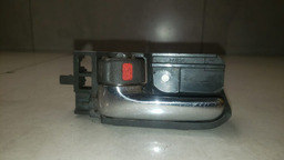 MAÇANETA INTERNA ESQUERDA TOYOTA HILUX 2005 A 2015 (4)