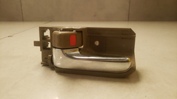 MAÇANETA INTERNA ESQUERDA TOYOTA HILUX 2005 A 2015 (12)