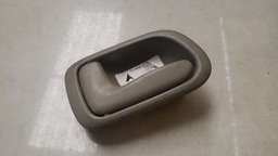 MAÇANETA INTERNA ESQUERDA TOYOTA COROLLA 1996 A 2002 (3)