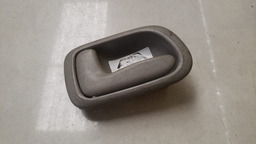 MAÇANETA INTERNA ESQUERDA TOYOTA COROLLA 1996 A 2002 (4)