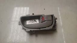 MAÇANETA INTERNA DIREITA TOYOTA COROLLA 2015 A 2019 (4)