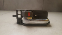 MAÇANETA INTERNA ESQUERDA TOYOTA HILUX 2005 A 2015