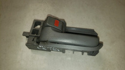 MAÇANETA INTERNA ESQUERDA TOYOTA HILUX 2005 A 2015 (2)