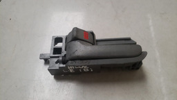 MAÇANETA INTERNA ESQUERDA TOYOTA HILUX 2005 A 2015 (8)