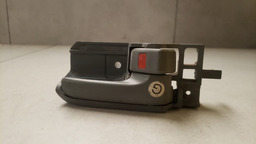 MAÇANETA INTERNA DIREITA TOYOTA HILUX 2005 A 2015 (2)