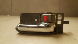 MAÇANETA INTERNA DIREITA TOYOTA HILUX 2005 A 2015 (3)