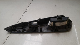 BOTAO VIDRO TRASEIRO DIREITO NISSAN KICKS 2016 A 2021