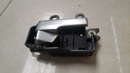 MAÇANETA INTERNA DIANTEIRA DIREITA FORD FOCUS 2008 A 2013