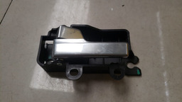 MAÇANETA INTERNA DIANTEIRA ESQUERDA FORD FOCUS 2008 A 2013