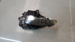 MAÇANETA INTERNA ESQUERDA MITSUBISHI LANCER 2011 A 2015