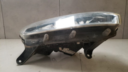 FAROL DIREITO RENAULT SANDERO 2015 A 2021 