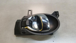 Maçaneta Interna Traseira Direita Nissan Versa 2012 A 2015