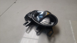 MAÇANETA INTERNA LADO ESQUERDO NISSAN VERSA 2016 A 2021