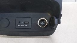 MOLDURA AUXILIAR USB KIA SORENTO 2010 - 2012