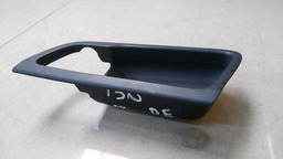 MOLDURA MAÇANETA INTERNA DIANTEIRA ESQUERDA HYUNDAI I30 2011