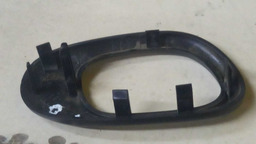 MOLDURA MAÇANETA INTERNA TRASEIRO DIREITO PEUGEOT 207 2012