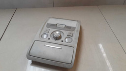 LUZ TETO CORTESIA AUDI A4 TFSI 2011 COM DETALHE