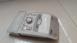 LUZ TETO CORTESIA AUDI A4 TFSI 2011 COM DETALHE