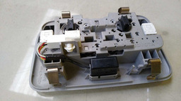 LUZ TETO CORTESIA TOYOTA COROLLA 2015 ORIGINAL