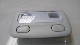 LUZ TETO CORTESIA NISSAN LIVINA 2011