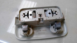 LUZ TETO CORTESIA NISSAN LIVINA 2011