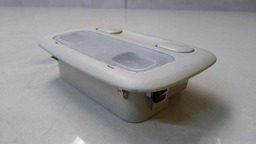 LUZ TETO CORTESIA NISSAN LIVINA 2011