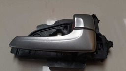 MAÇANETA INTERNA TRASEIRA DIREITA HYUNDAI IX35 2010