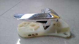 MAÇANETA INTERNA DIANTEIRA DIREITA HYUNDAI AZERA 2010