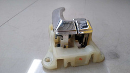 MAÇANETA INTERNA DIANTEIRA DIREITA HYUNDAI AZERA 2010