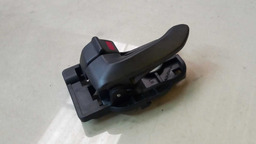 MAÇANETA INTERNA DIANTEIRA ESQUERDA KIA SOUL 2009 A 2012