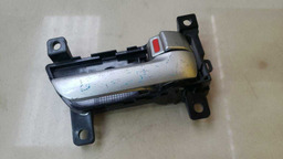 MAÇANETA INTERNA DIANTEIRA DIREITA KIA SORENTO 2010-2013 (2)