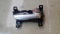 MAÇANETA INTERNA TRASEIRA DIREITA KIA SORENTO 2010 A 2013