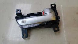 MAÇANETA INTERNA DIANTEIRA DIREITA KIA SORENTO 2010 A 2013