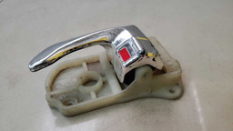 MAÇANETA INTERNA DIANTEIRA ESQUERDA HYUNDAI AZERA 2008-2011 CROMADO