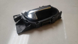 MAÇANETA INTERNA DIREITA CITROEN C3 2013 A 2019 (4)