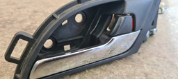 MAÇANETA INTERNA DIANTEIRA DIREITA HONDA CR-V 2.0 2008 2012