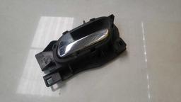 MAÇANETA INTERNA ESQUERDA PEUGEOT 308 2010 A 2015 (13)