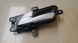 MAÇANETA INTERNA TRASEIRA ESQUERDA HYUNDAI CRETA 2017 A 2020