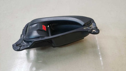 MAÇANETA INTERNA DIANTEIRA DIREITA TOYOTA RAV4 2007 A 2012