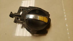 MAÇANETA INTERNA ESQUERDA CITROEN C3 2008 A 2013 (2)