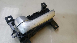 MAÇANETA INTERNA DIANTEIRA ESQUERDA KIA SORENTO 2010 A 2013