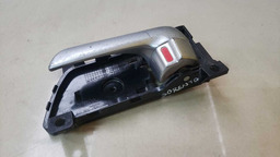 MAÇANETA INTERNA DIANTEIRA ESQUERDA KIA SORENTO 2010 A 2013