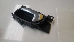 MAÇANETA INTERNA ESQUERDA PEUGEOT 308 2010 A 2015 (10)