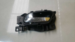 MAÇANETA INTERNA ESQUERDA PEUGEOT 308 2010 A 2015 (6)