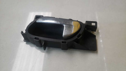 MAÇANETA INTERNA ESQUERDA PEUGEOT 308 2010 A 2015 (2)