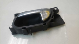 MAÇANETA INTERNA ESQUERDA PEUGEOT 308 2010 A 2015 (4)