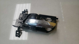 MAÇANETA INTERNA ESQUERDA HONDA HRV 2016 A 2020