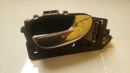 MAÇANETA INTERNA DIREITA PEUGEOT 307 2007 A 2013 (2)