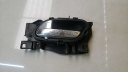 MAÇANETA INTERNA ESQUERDA PEUGEOT 308 2010 A 2015 (12)